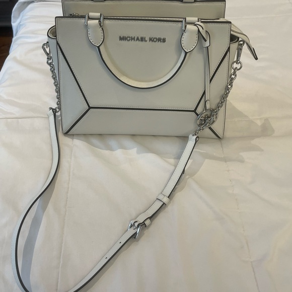 MICHEAL KORS PRISM LARGE LEATHER SATCHEL IN OPTIC WHITE - Picture 5 of 14